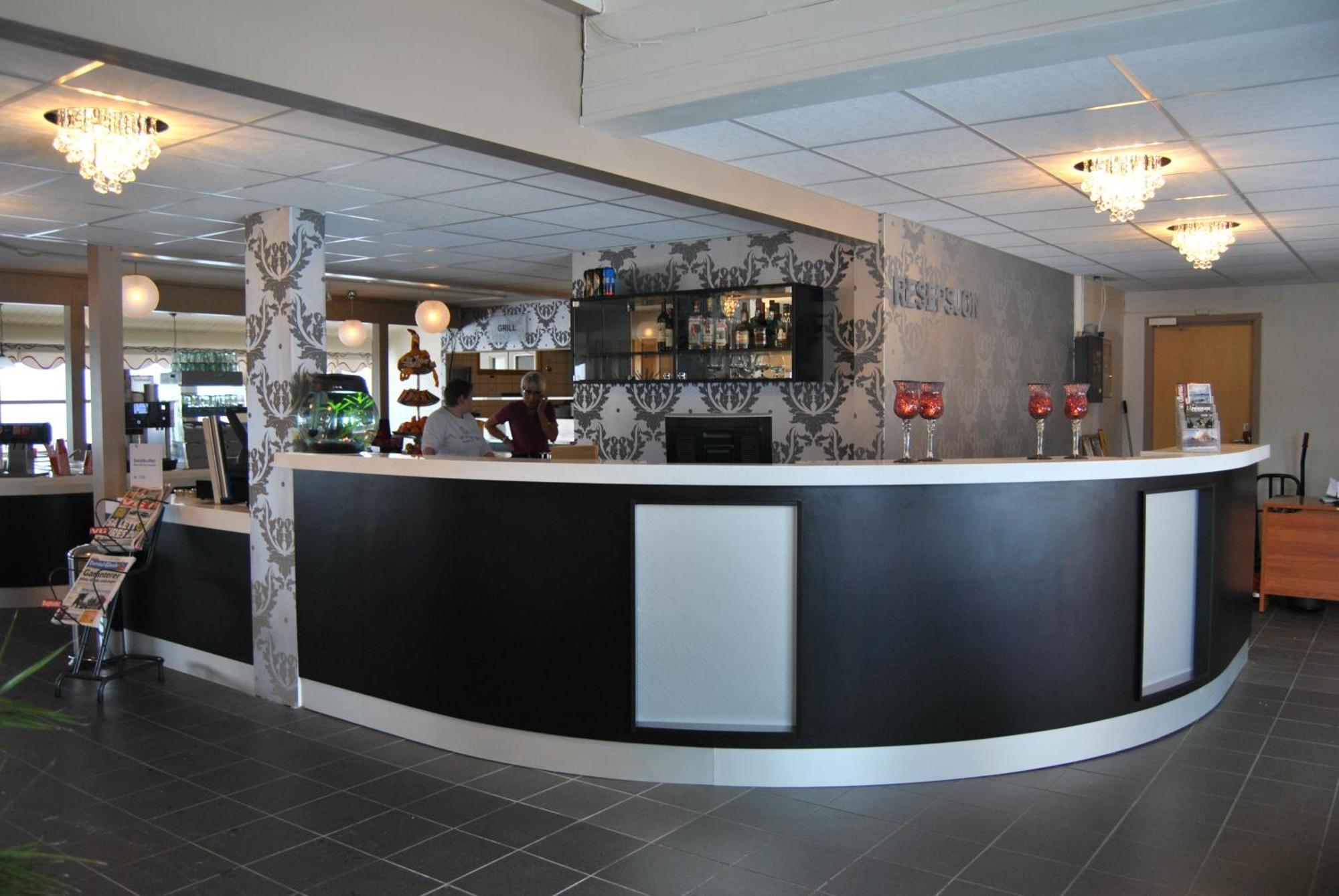 Tjeldsundbrua Hotel Skanland Exterior photo